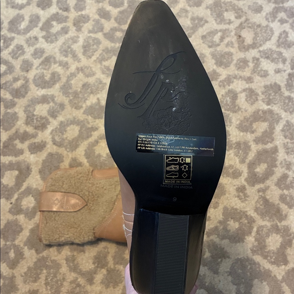 Free People Pitchfork Point Shearling Boot NWOT - Picture 7 of 7